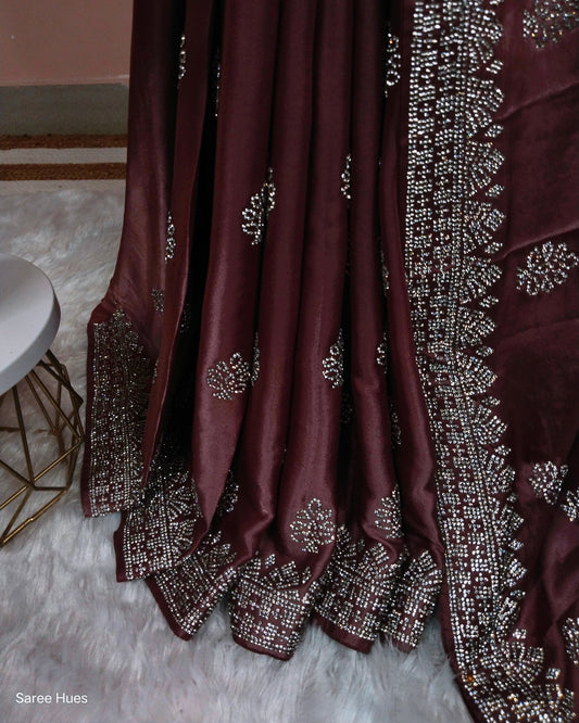 Like the first flush of love, this saree is made for engagements and anniversaries.